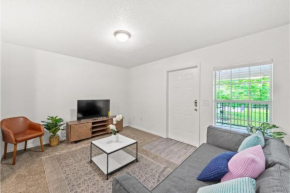 Viagem Stunning 2BR with Pool, Gym & Parking